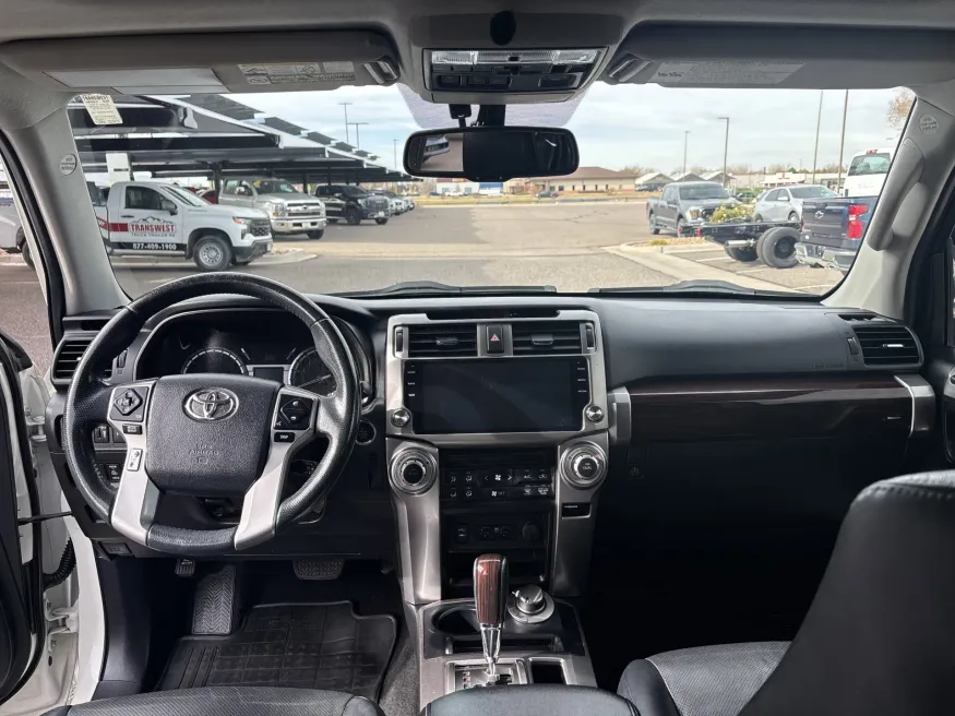 2015 Toyota 4Runner | Photo 10 of 22