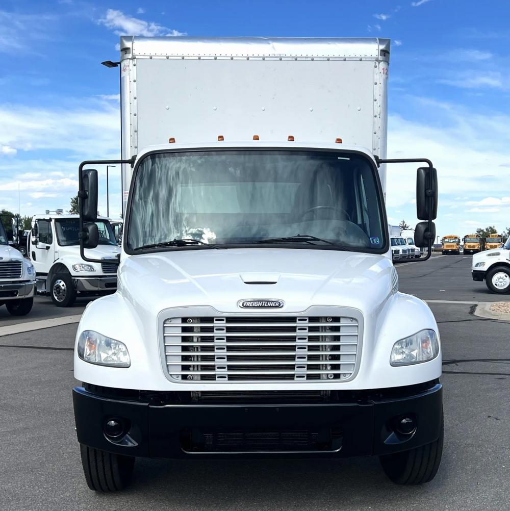 2018 Freightliner M2 106 | Photo 4 of 19