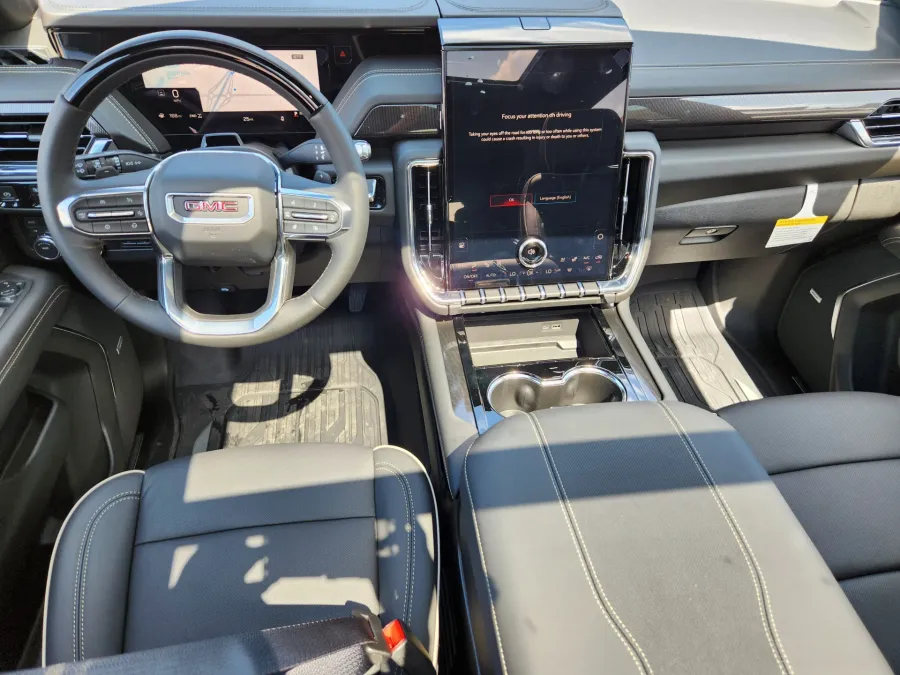 2025 GMC Yukon XL Elevation | Photo 13 of 33