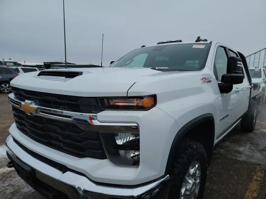 2024 Chevrolet Silverado | Photo 2 of 2