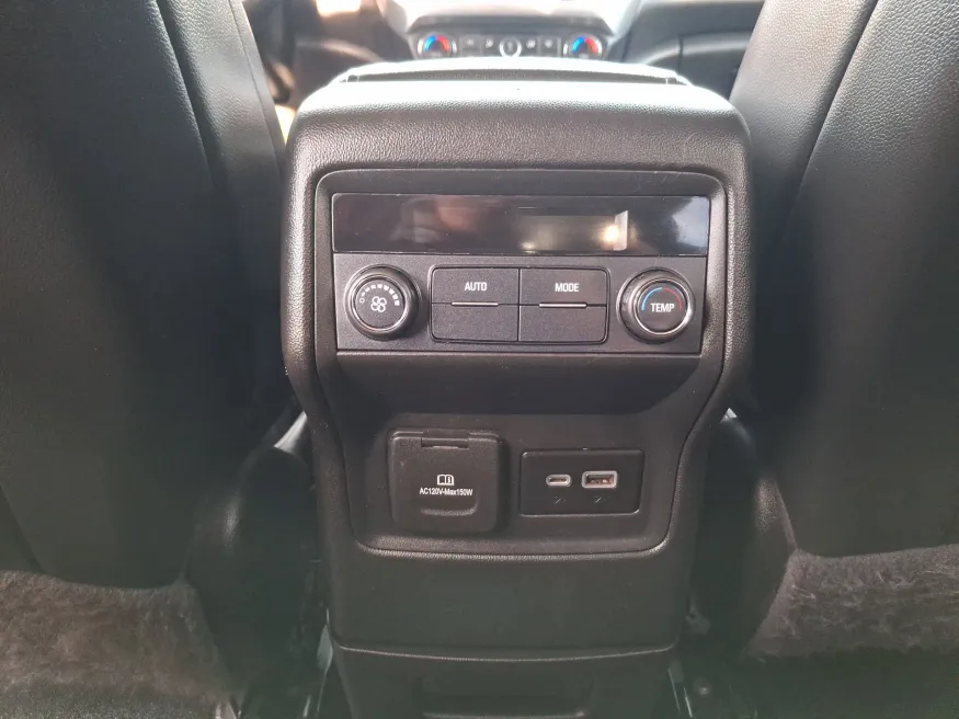 2020 GMC Acadia SLT | Photo 12 of 22