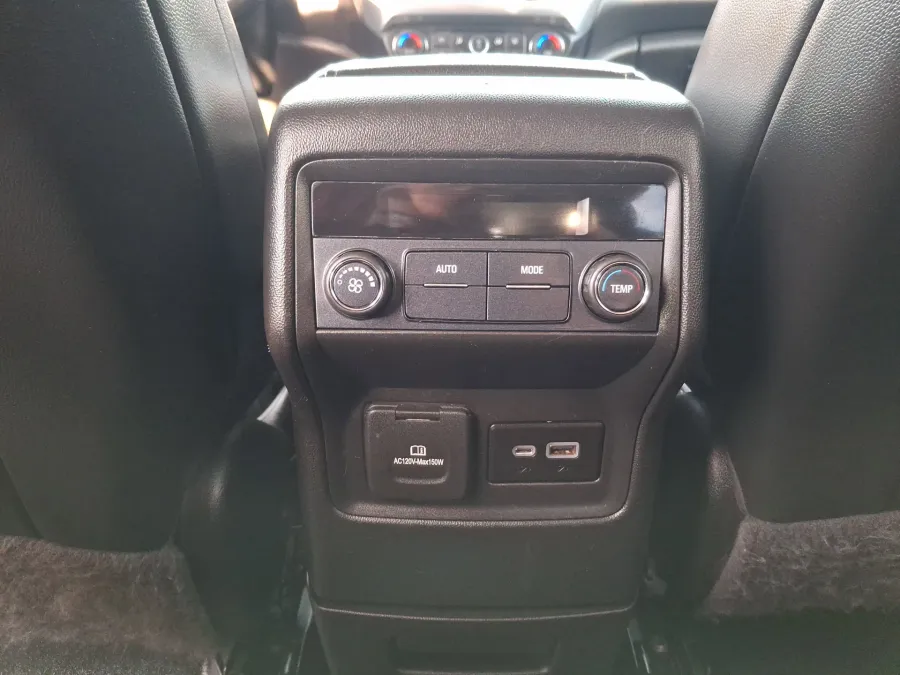 2020 GMC Acadia SLT | Photo 12 of 22