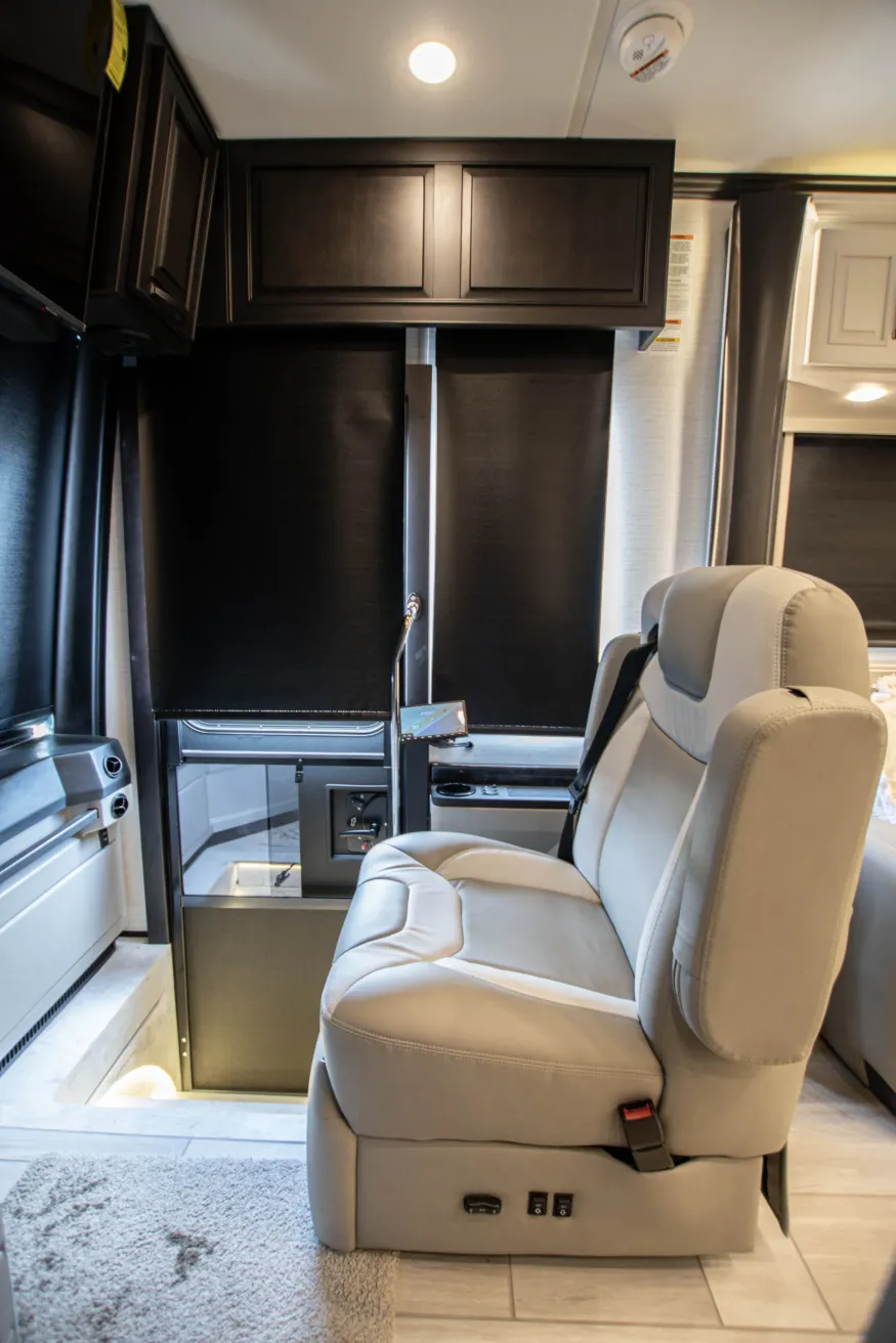 2026 Newmar Dutch Star 4081 | Photo 24 of 42