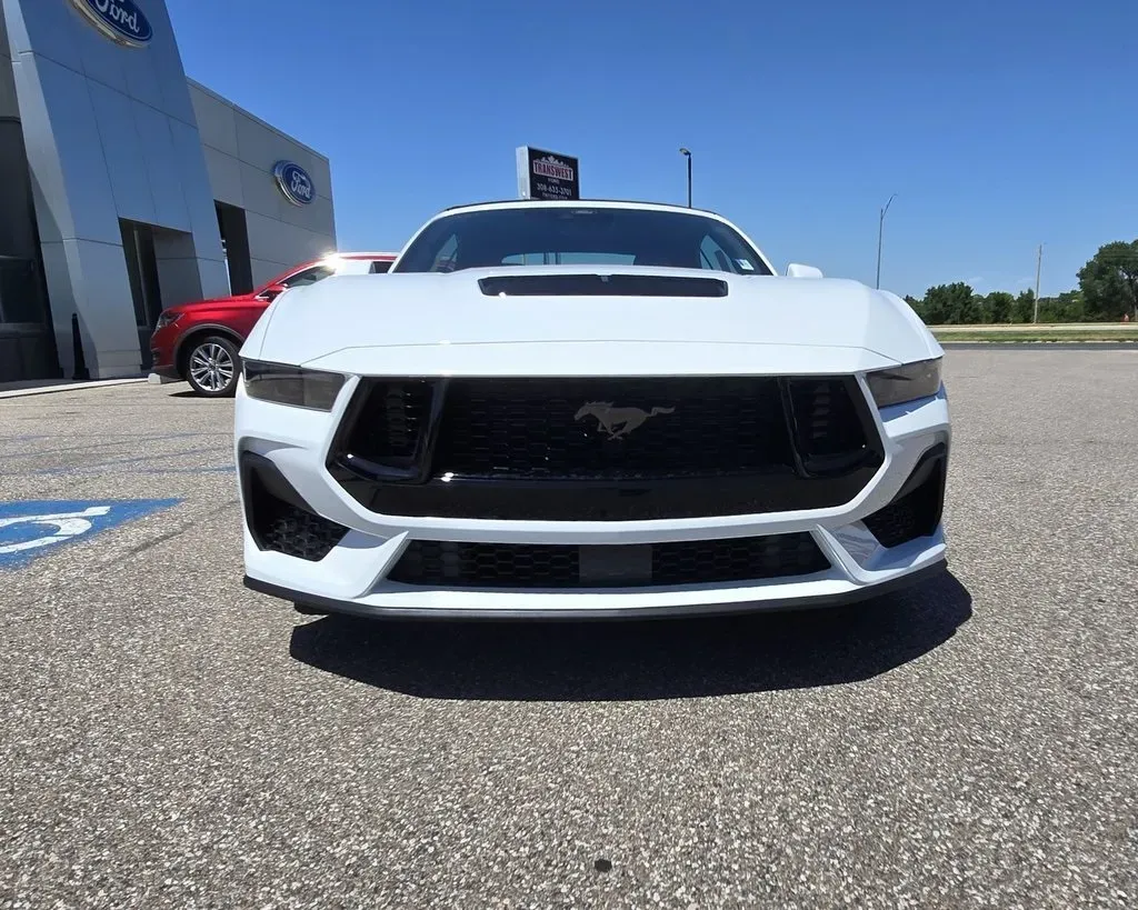 2025 Ford Mustang | Photo 2 of 31