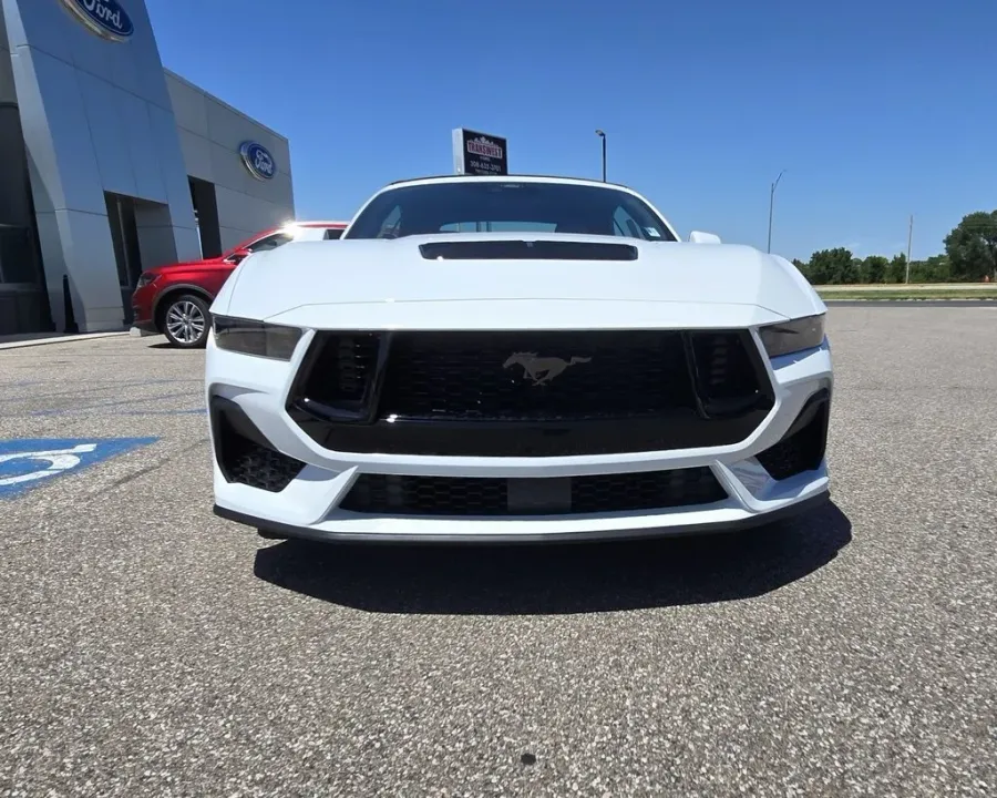 2025 Ford Mustang | Photo 2 of 31