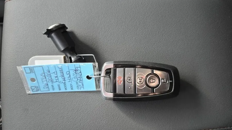 2026 Ford Explorer | Photo 25 of 31