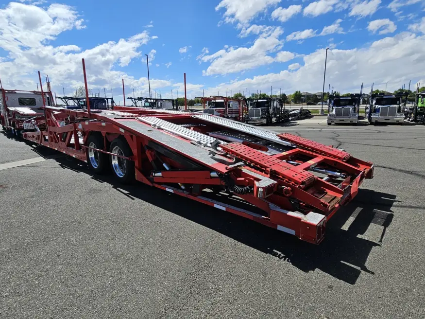 2020 Peterbilt 389 | Photo 12 of 35