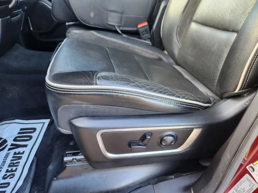 2025 RAM 1500 Laramie | Photo 8 of 28