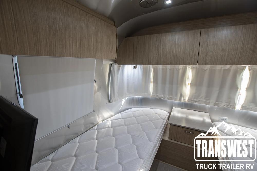 2018 Airstream Flying Cloud 25RB | Photo 18 of 20