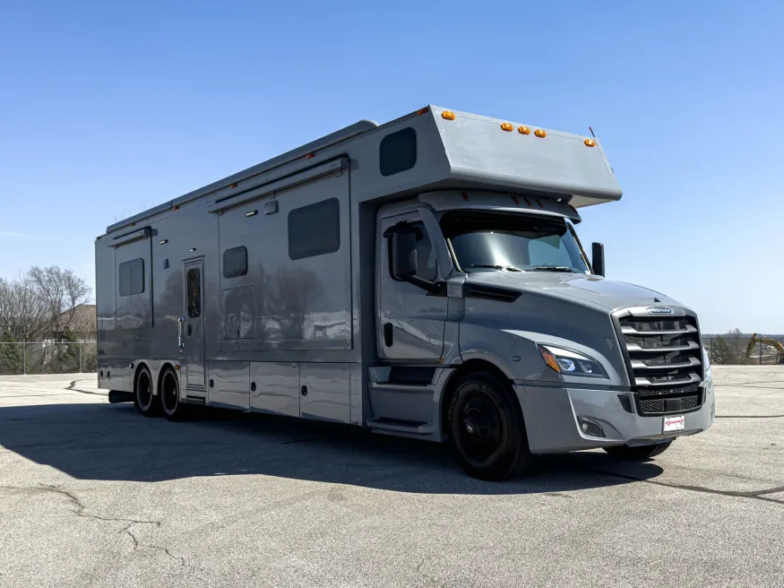 2026 Renegade Classic 45CMR | Photo 9 of 29