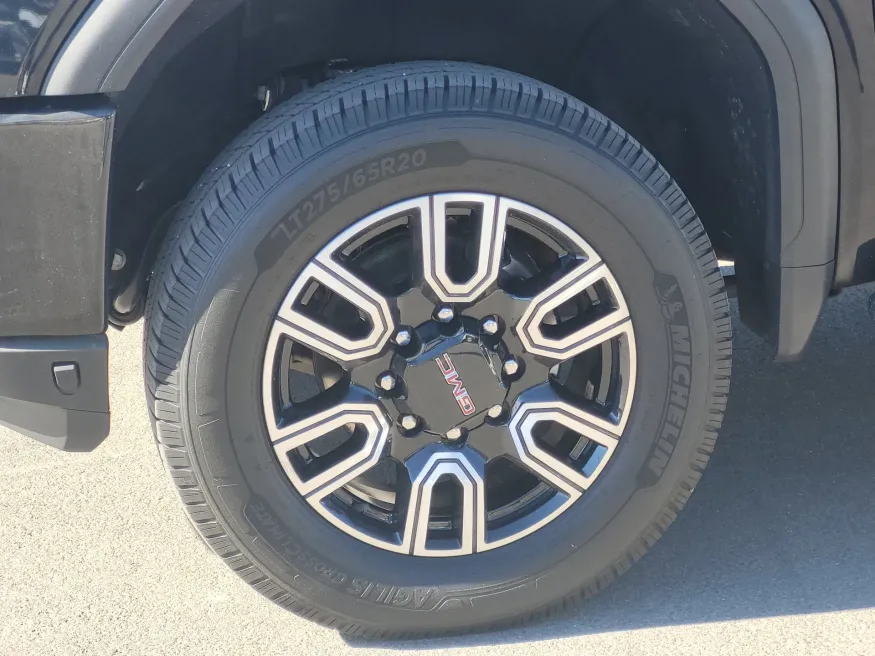 2022 GMC Sierra 3500HD AT4 | Photo 9 of 31