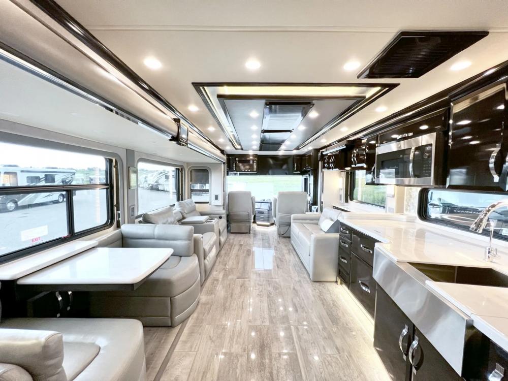 2020 Newmar King Aire 4531 | Photo 6 of 42