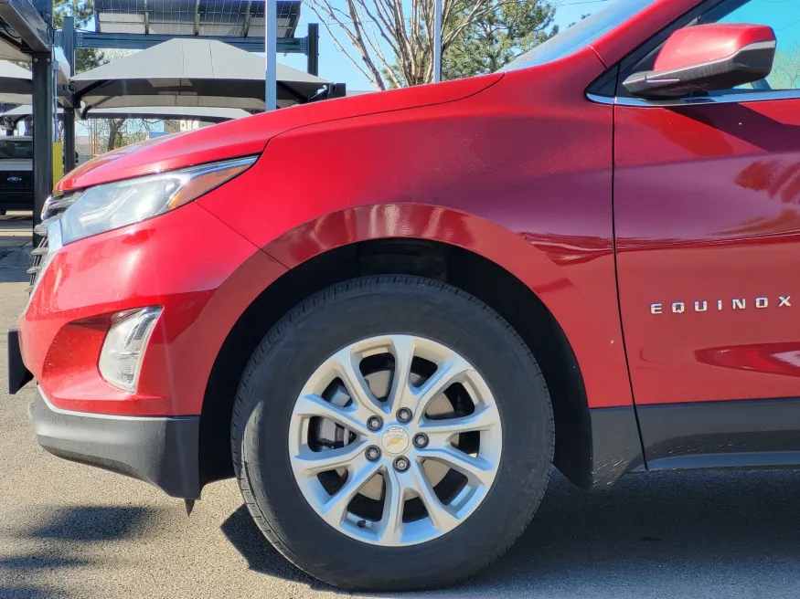 2018 Chevrolet Equinox LT | Photo 8 of 24