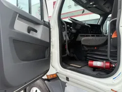 2019 Freightliner Cascadia | Thumbnail Photo 9 of 20