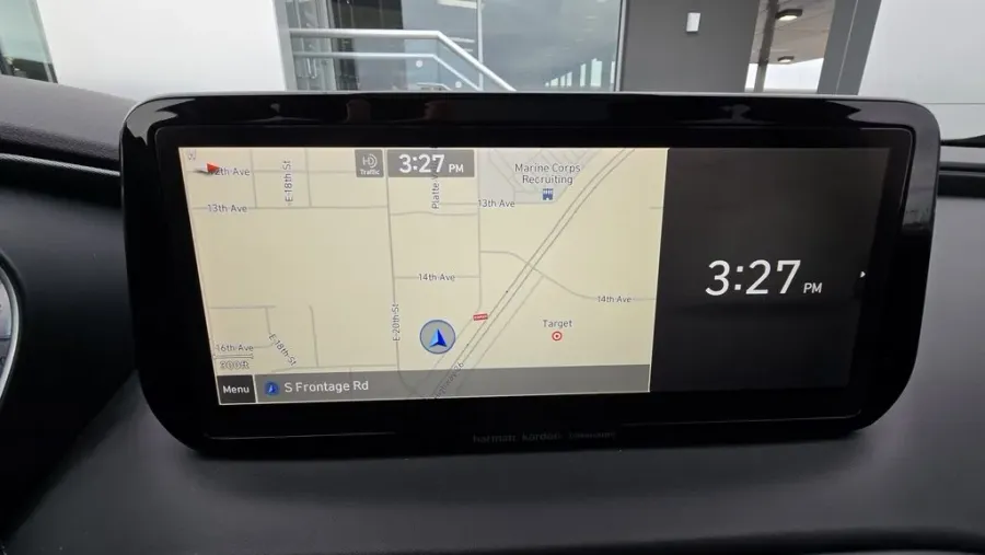 2022 Hyundai Santa Fe | Photo 22 of 33