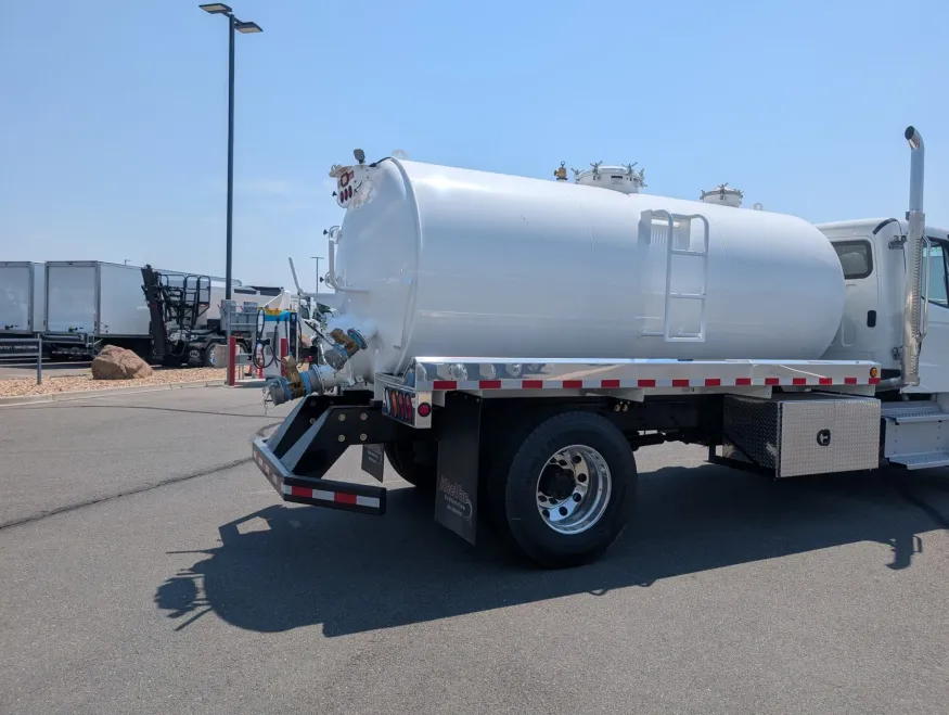 2026 Freightliner M2 106 | Photo 5 of 10