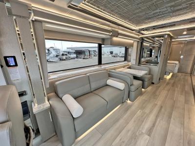 2023 Newmar King Aire 4521 | Thumbnail Photo 6 of 46