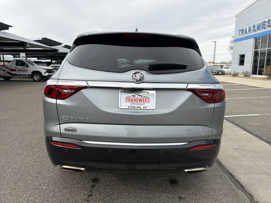 2023 Buick Enclave Premium | Photo 3 of 25