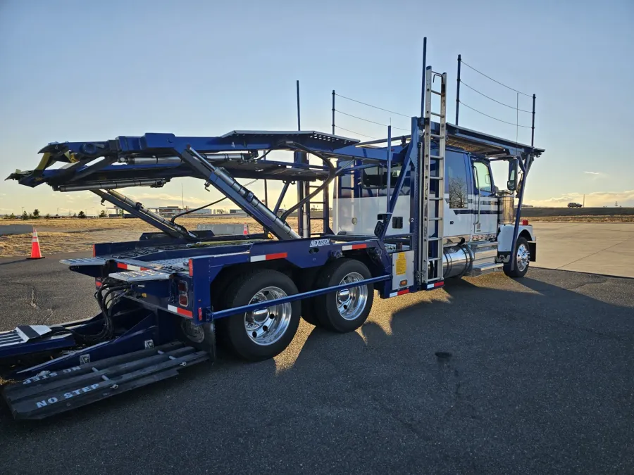 2021 Western Star 4900FA | Photo 7 of 33