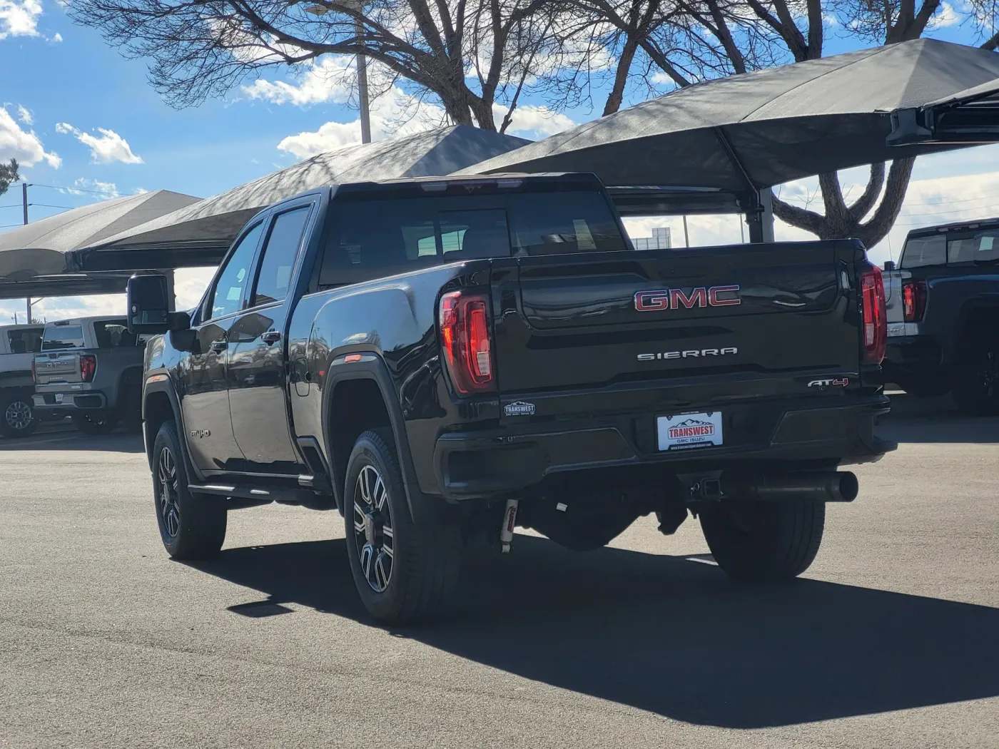 2022 GMC Sierra 3500HD AT4 | Photo 4 of 31