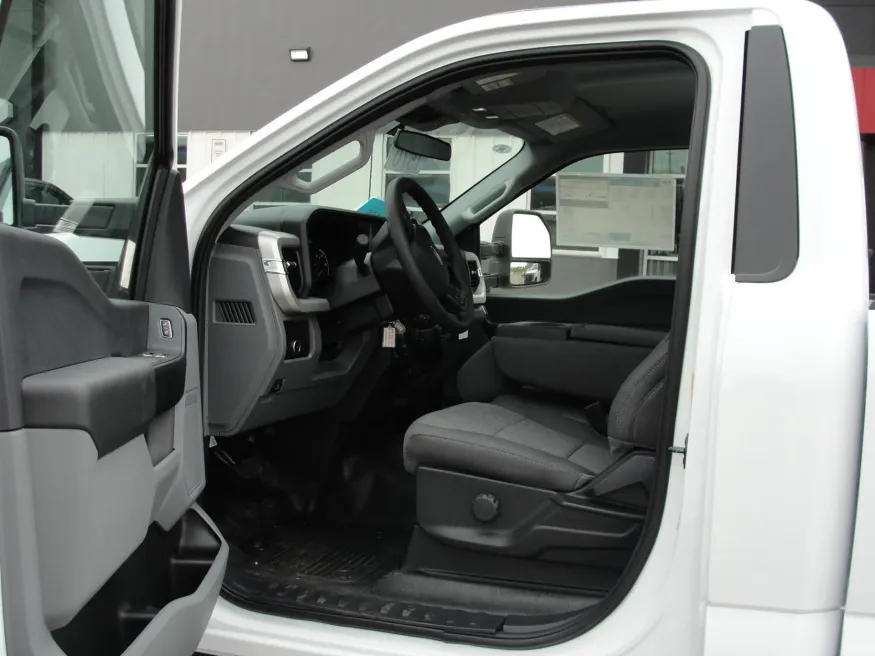 2026 Ford F-350 | Photo 8 of 14