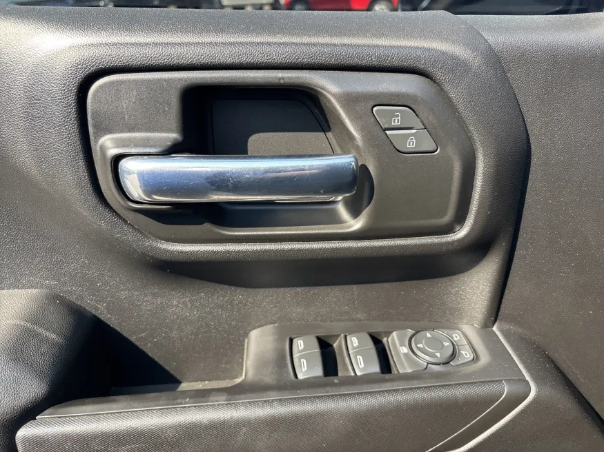 2020 Chevrolet Silverado 1500 Custom | Photo 10 of 18