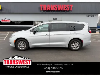 2024 Chrysler Voyager LX