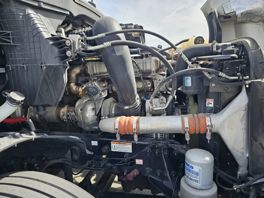 2024 Freightliner Cascadia 126 | Photo 19 of 23