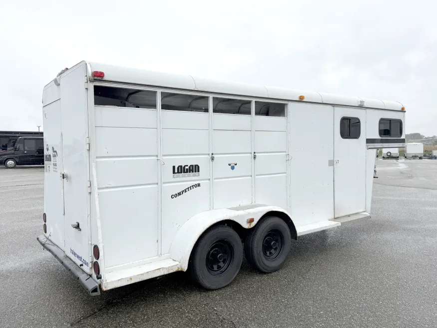 1995 Logan Coach Competitor 3HG | Photo 6 of 13
