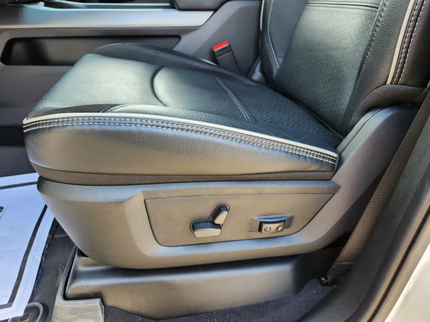 2024 RAM 3500 Laramie | Photo 9 of 33