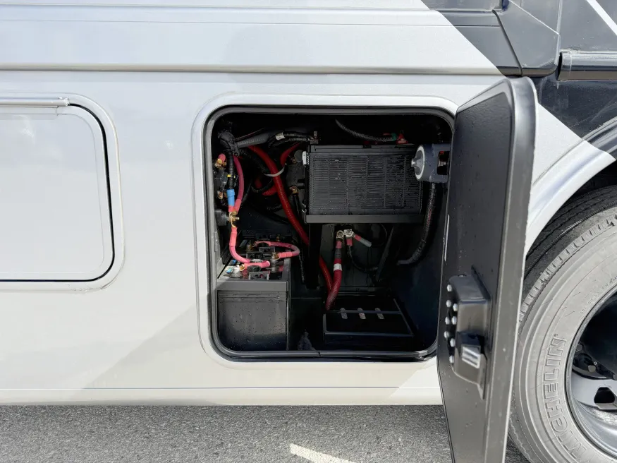 2025 Thor Palazzo GT 33.6 | Photo 27 of 30