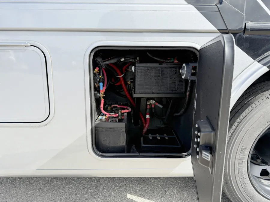 2025 Thor Palazzo GT 33.6 | Photo 27 of 30