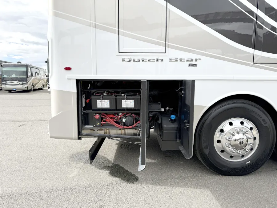 2026 Newmar Dutch Star 4081 | Photo 27 of 30