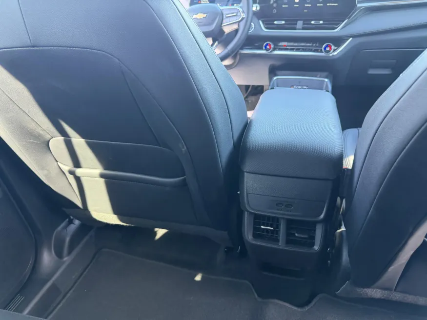 2025 Chevrolet Equinox AWD LT | Photo 9 of 20