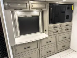 2027 Newmar London Aire 4569 | Thumbnail Photo 25 of 45