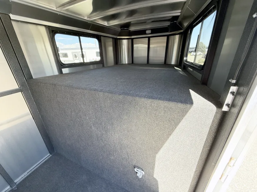 2025 Logan Coach Bullseye 4HGN | Photo 5 of 17