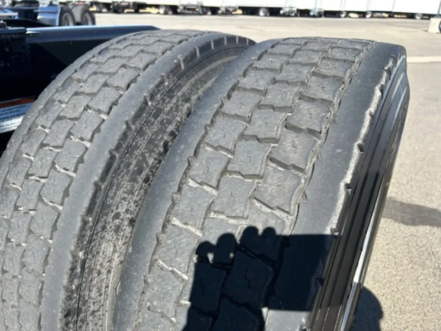 2022 Freightliner Cascadia 126 | Photo 7 of 24