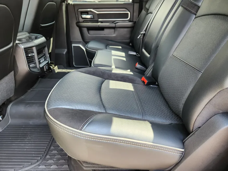 2024 RAM 3500 Laramie | Photo 10 of 33