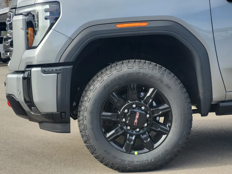 2026 GMC Sierra 3500HD AT4 | Photo 8 of 26