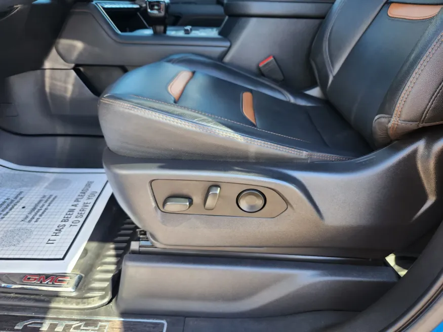 2023 GMC Sierra 1500 AT4 | Photo 9 of 31