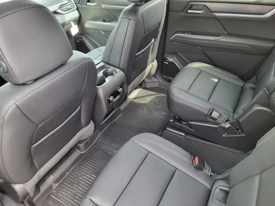 2026 GMC Acadia AWD Elevation | Photo 22 of 26
