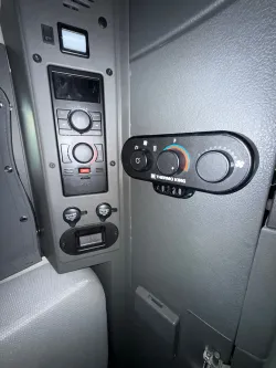 2024 Volvo VNL | Thumbnail Photo 12 of 18