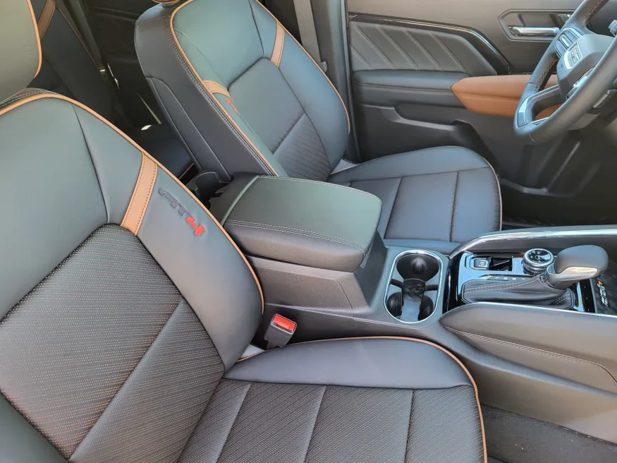 2026 GMC Canyon 4WD AT4 | Photo 12 of 26