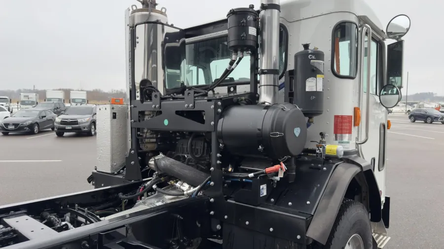 2026 Peterbilt 520 | Photo 8 of 20