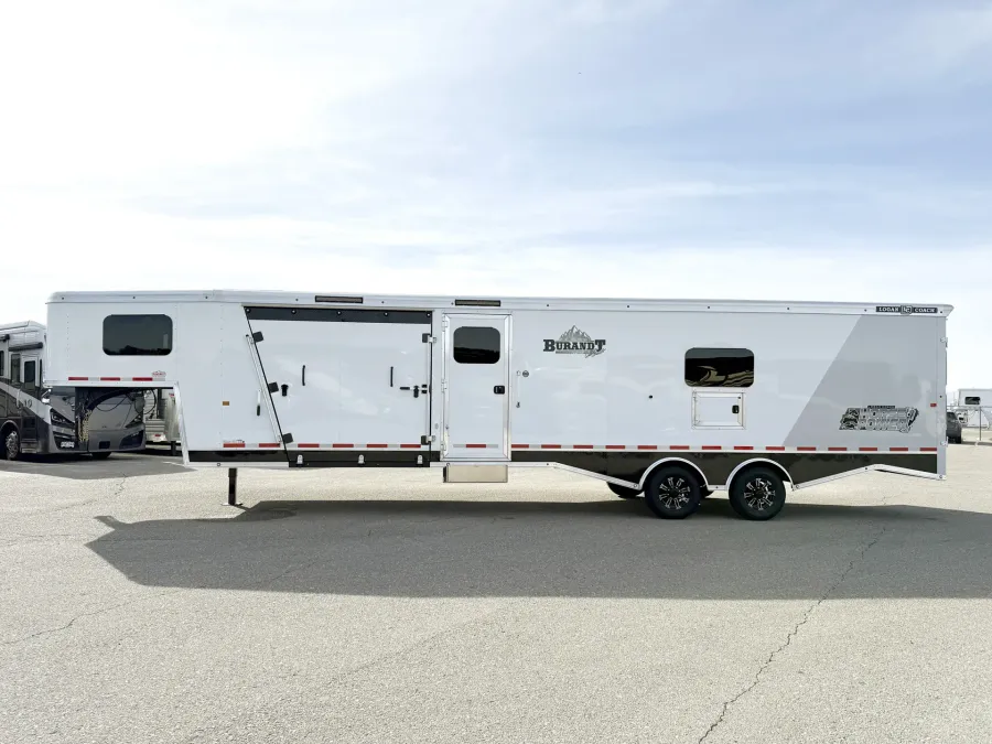 2026 Logan Coach Horse Power | Photo 18 of 24