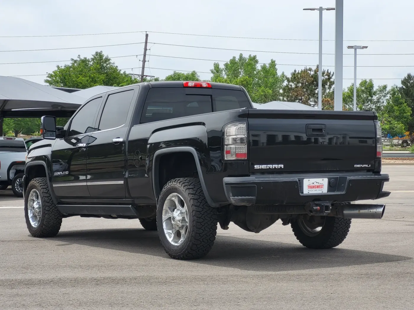 2015 GMC Sierra 2500HD Denali | Photo 4 of 24