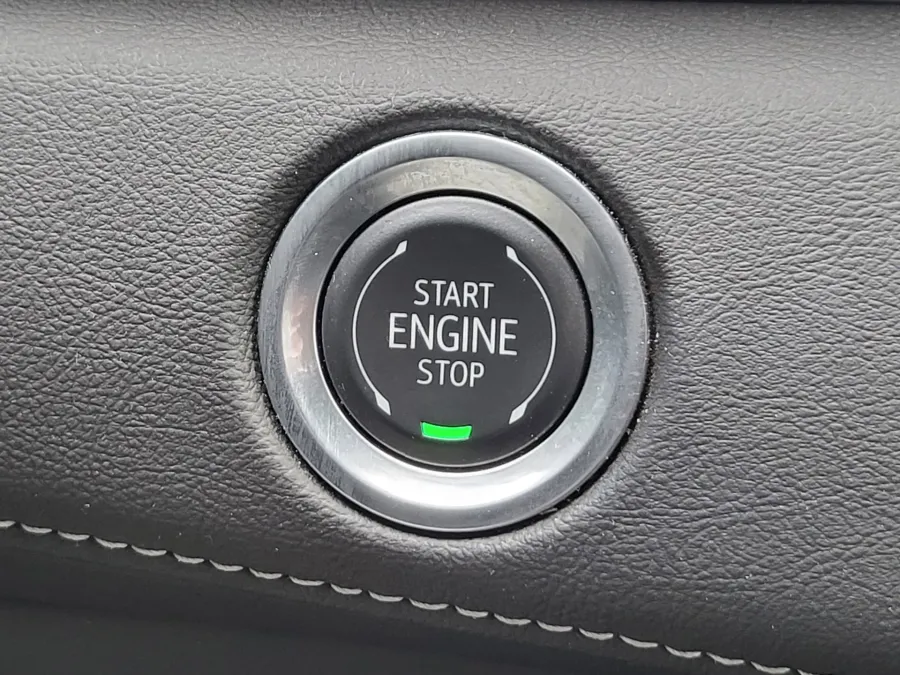 2024 Cadillac Escalade 4WD Premium Luxury | Photo 18 of 33