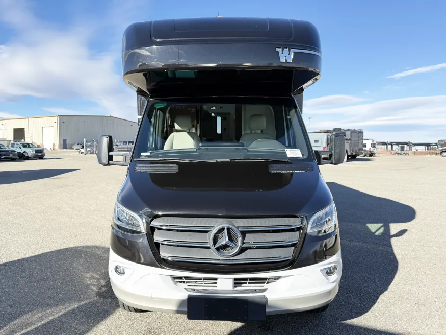 2022 Winnebago Navion 24D | Photo 19 of 23