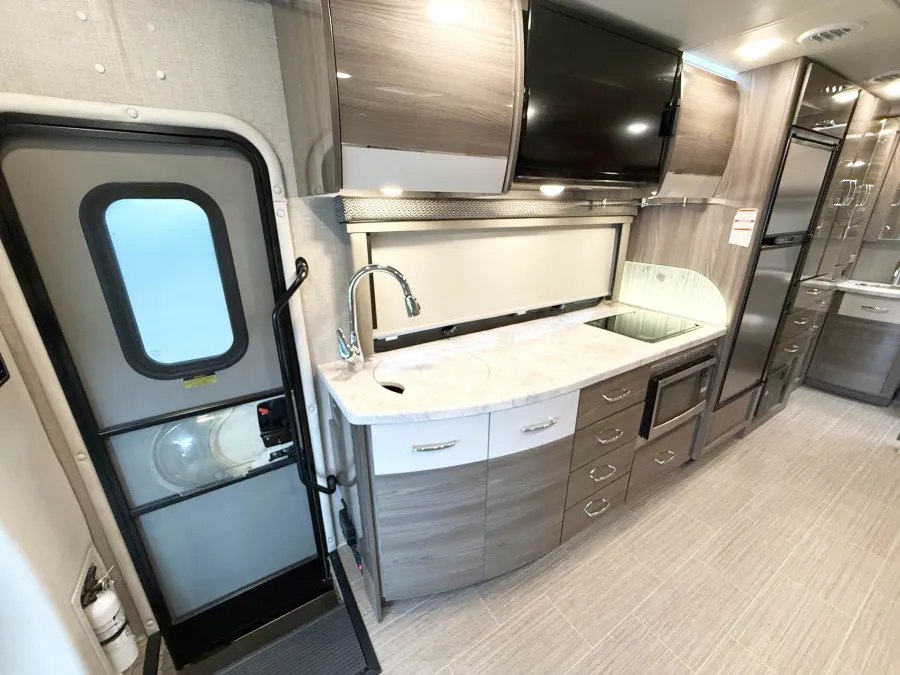 2021 Thor Delano 24FB | Photo 9 of 25