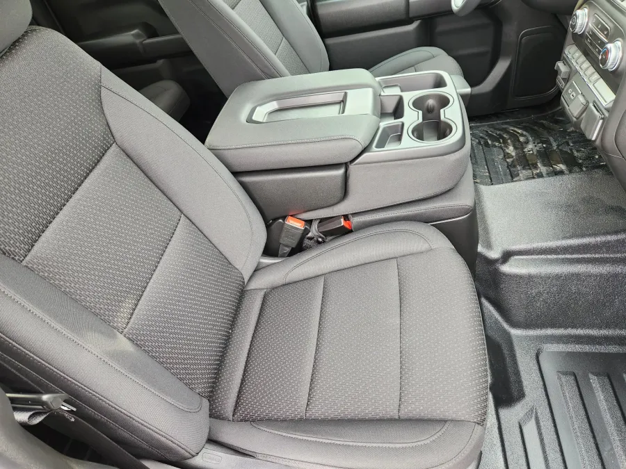 2026 GMC Sierra 1500 Pro | Photo 8 of 21